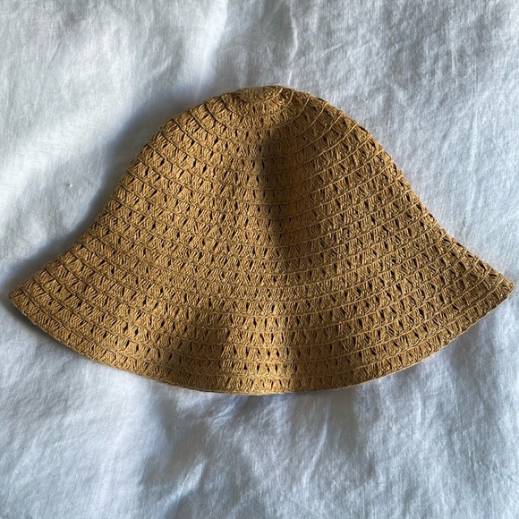 Old Navy Accessories - Old Navy Packable Crushable Straw Bucket Hat S-M S/M Small Medium Vacation Sun